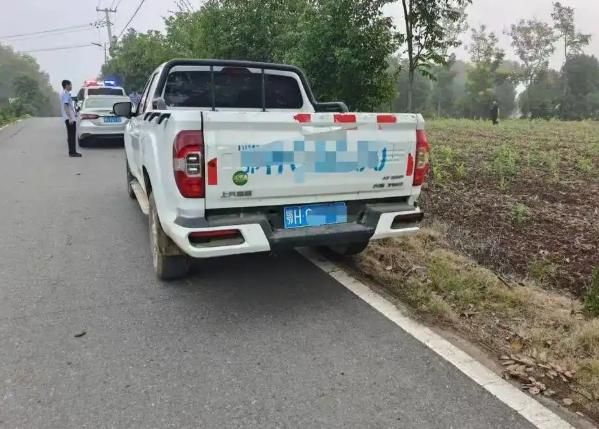 “简直胆大包天！”湖北一名64岁老人为抢秋播，凌晨摸黑下地干活，不料突然遭枪击倒