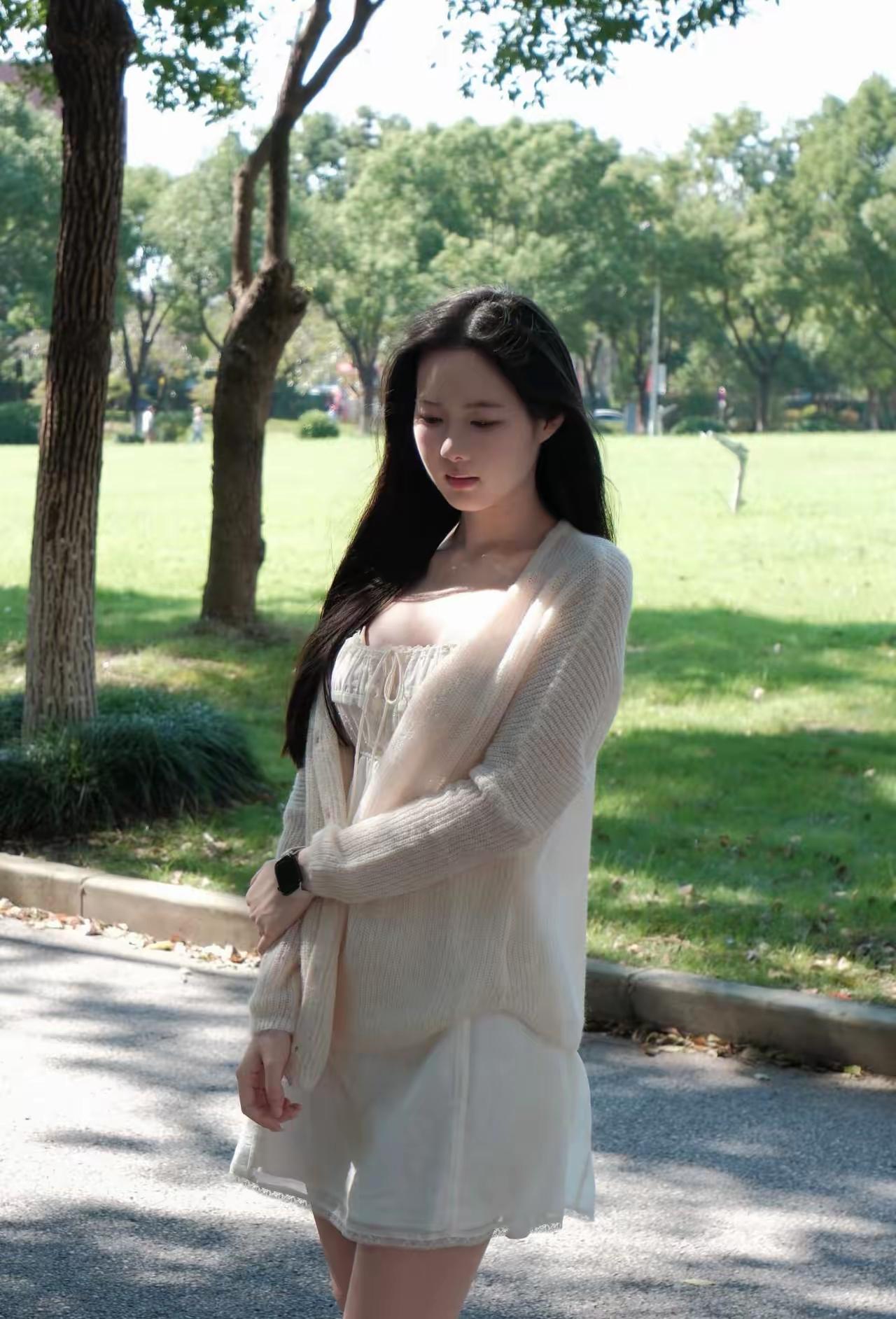 大学女生就是清纯可爱，青春靓丽！让人垂涎三尺！