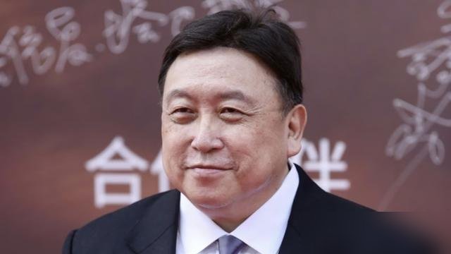王晶说刘德华私下几乎没朋友，社交圈子小得可怜。这话听着像批评，其实是把老刘在名利场里的底牌给掀了。别
