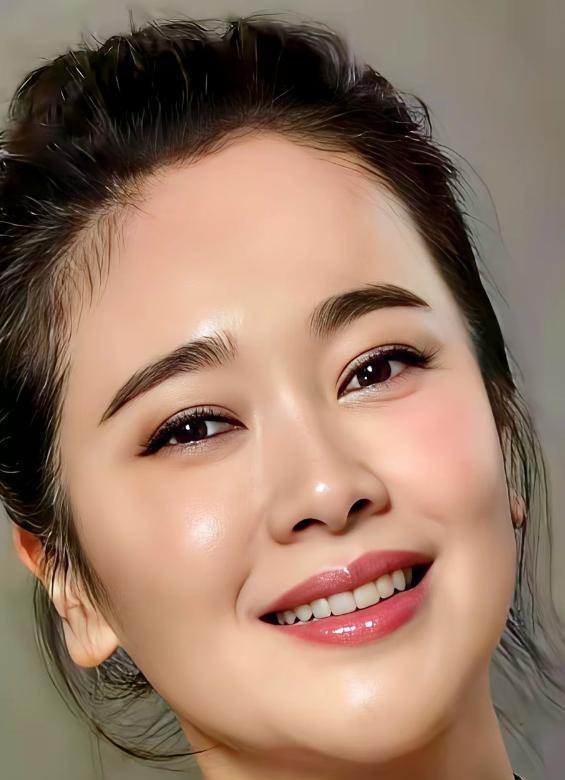 左小青与富商高权健的11年婚姻画上句号，如今她独力把14岁女儿高子淇带大。麻烦