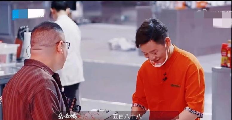 扬州人怎么也想不到前脚刚吃完岳云鹏淘汰湛江白切鸡的瓜后脚就轮到他们扬州炒饭了