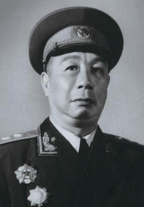 1981年，开国上将陈士榘要离婚，子女们知道后非但不阻拦，反而说：“离婚了也好，