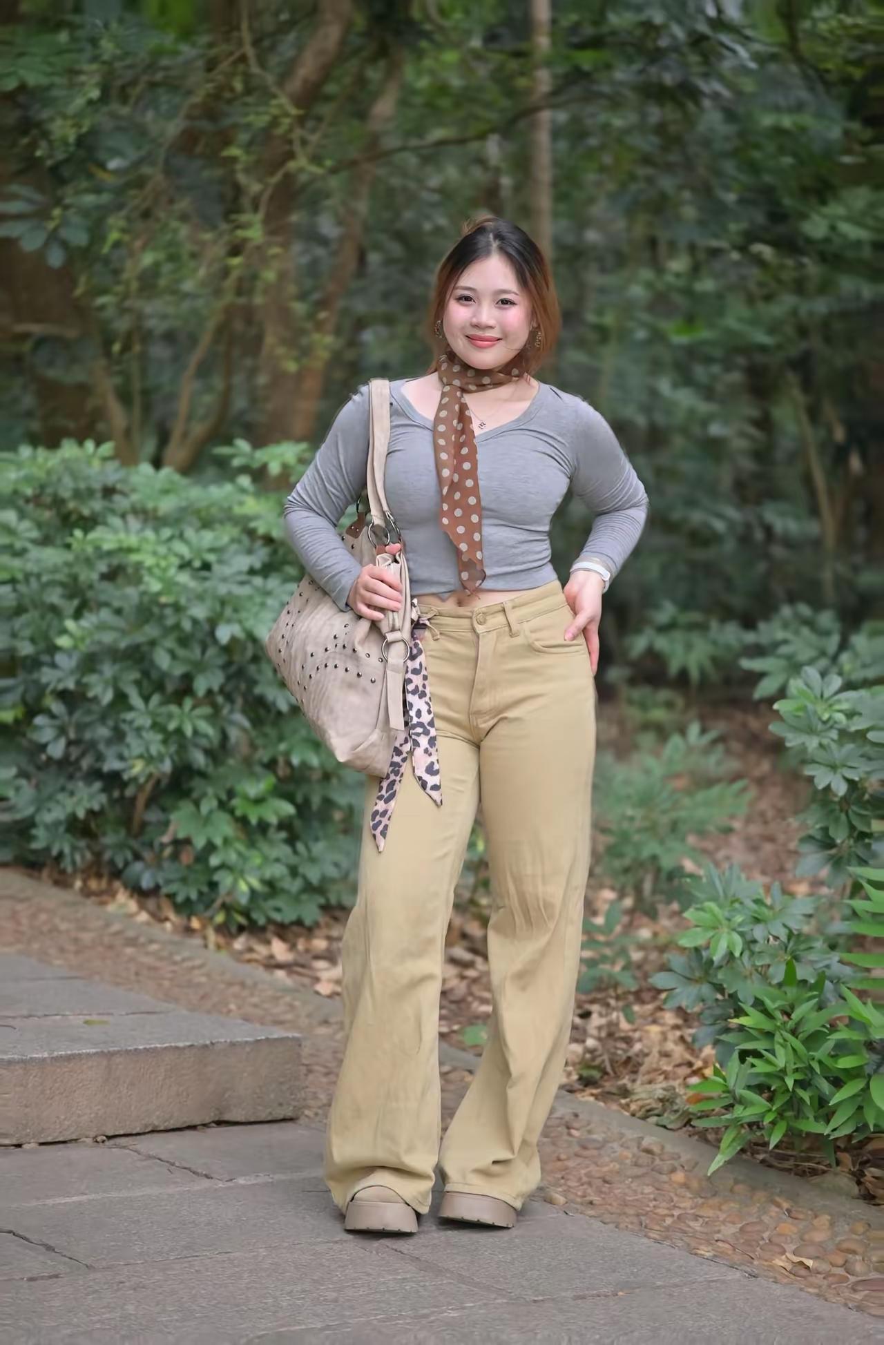 青春的魅力让人看了心情也跟着变好，忍不住感叹一句：年轻真好！