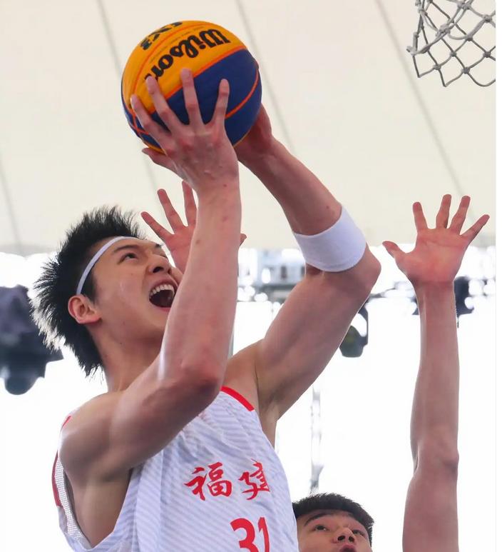 邹阳张宁合砍19分险胜福建队，王哲林10+8惜败全运会三人篮球激战正酣，这场