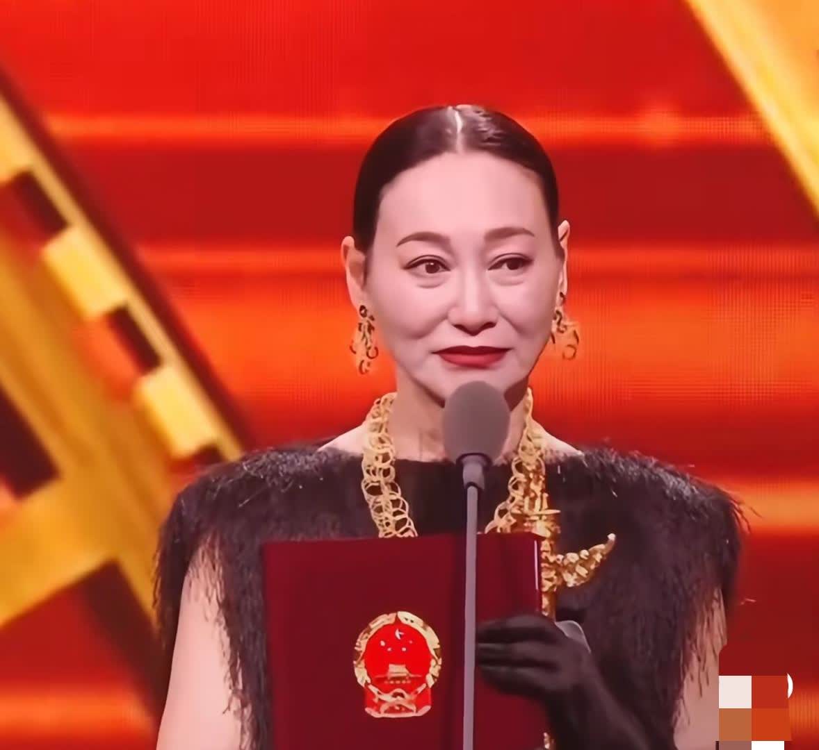 惠英红说:我拍电影拍了快50年，我今年56岁，我不会退休，因为电影是我的生命。