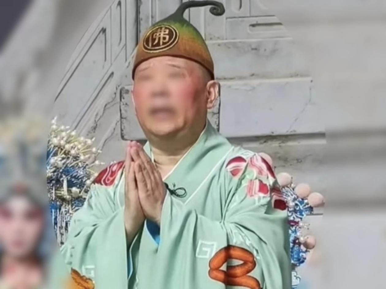 郭德纲沉寂40多天后，终于有消息了。郭德纲歪曲篡改抗战歌曲被武汉文旅处罚，同时