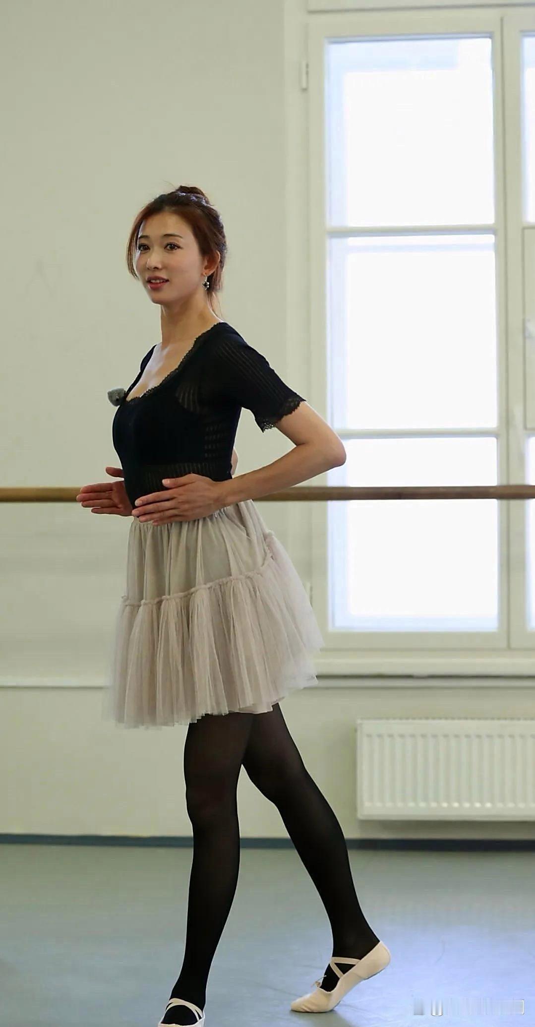 曾经的女神林志玲，当年的好身材令人印象深刻；如今虽为人妻，岁月也悄然留下了痕迹，