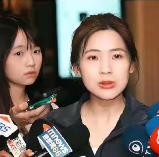 徐巧芯背离郑丽文是政治不成熟的体现，但总爱出风头看是什么场合？工作上来得太顺，