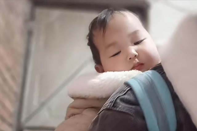 痛心!1岁多宝宝