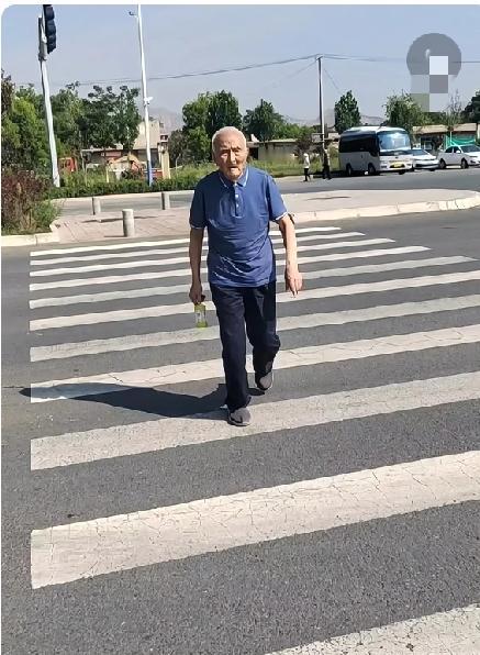 外公的95岁长寿经，看完太受启发！家里95岁的外公，简直是行走的“长寿教科