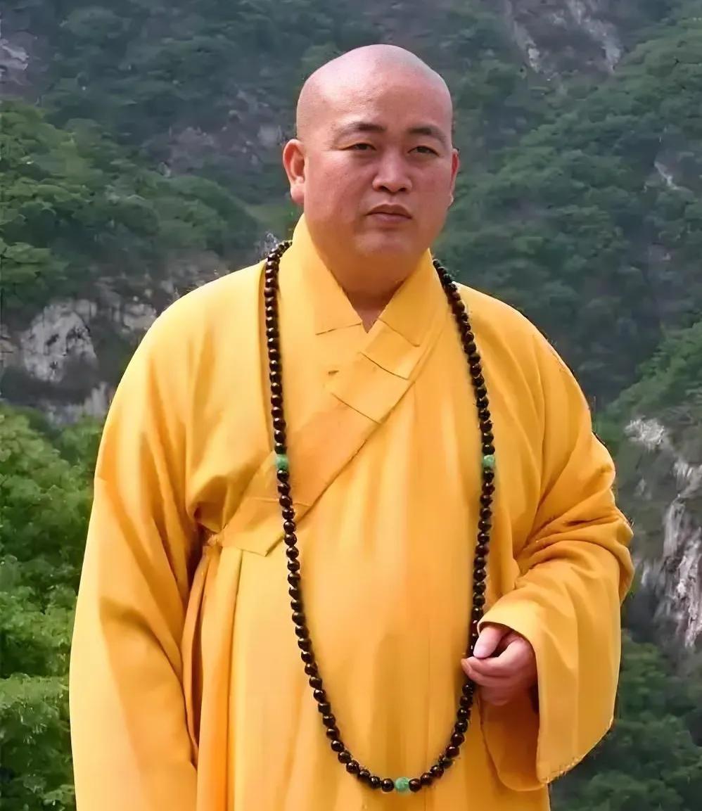 释永信进去了，谁最紧张？当然是释永信的圈子啦。当初李铁进去后，整个足球圈差点团灭