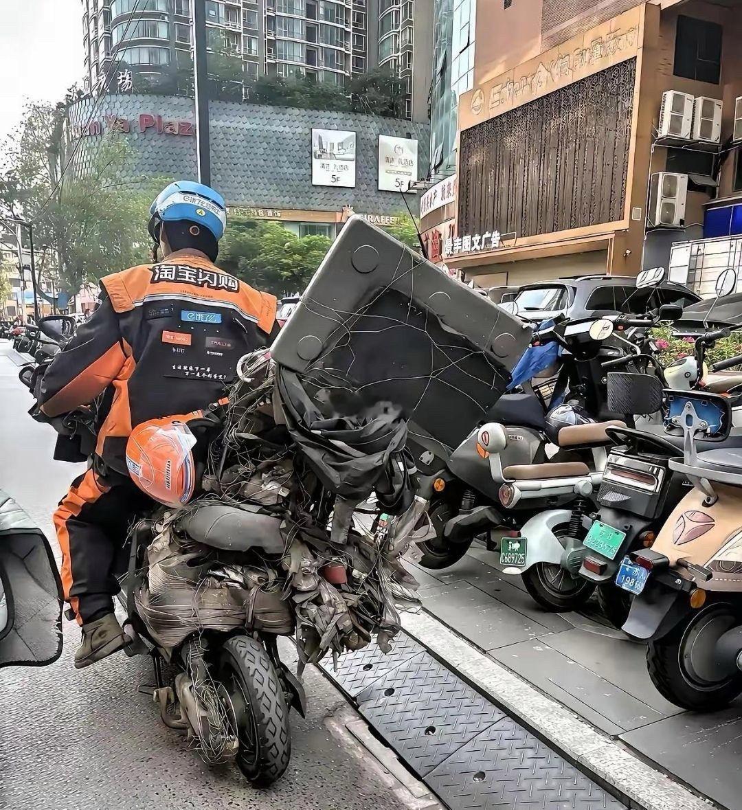 果然“单王”不是那么容易当上的。这车得一天跑多少单呀。