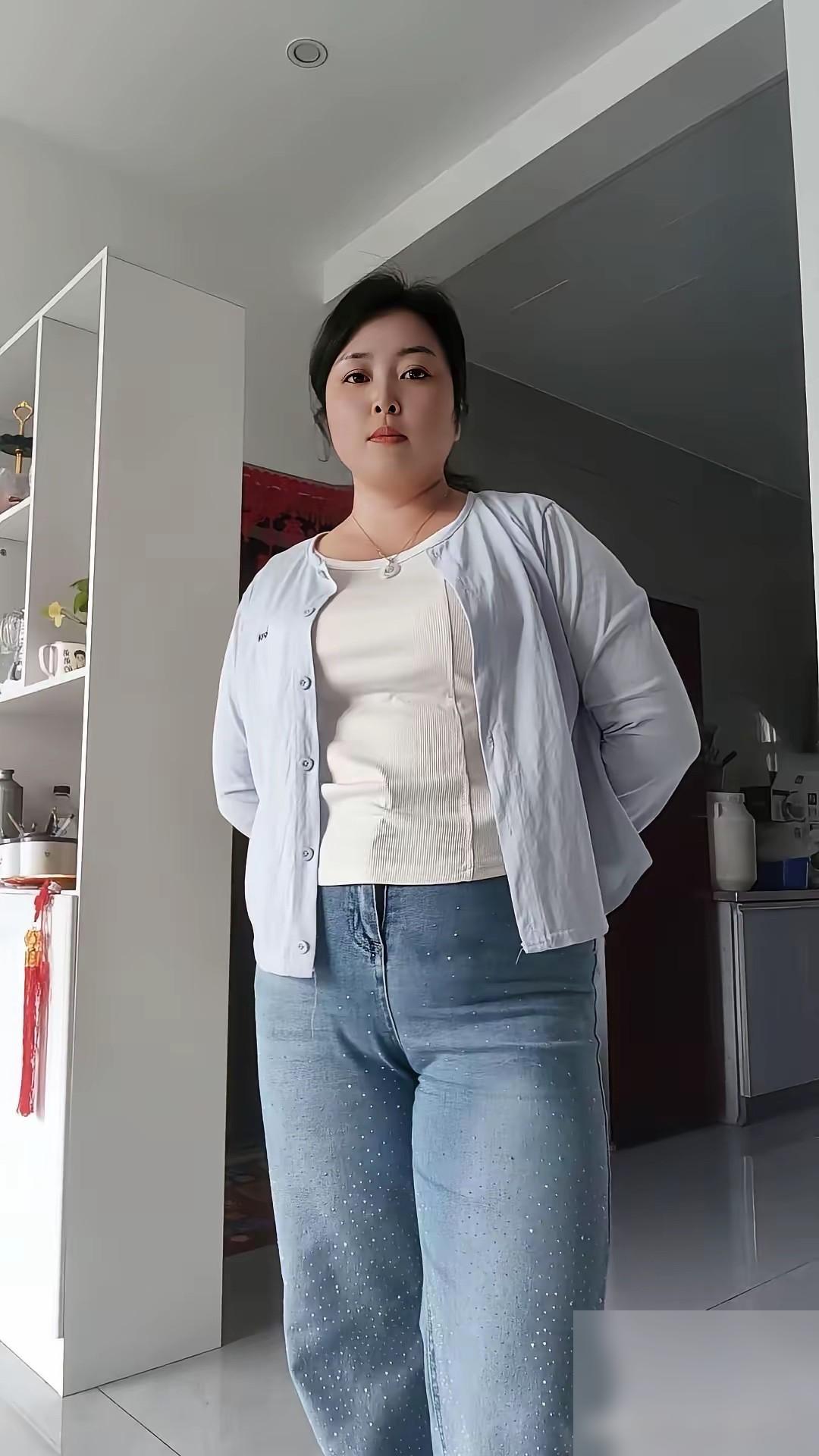女人最看重男人的三个方面，第一，经济能力，第二，性能力，第三，忠诚度。这话一