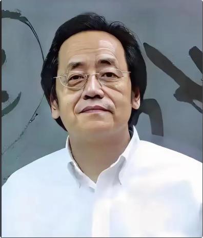 倪海厦说："如果你赚钱特别辛苦、极其煎熬，这笔钱基本存不住。最后一定会通过生病、