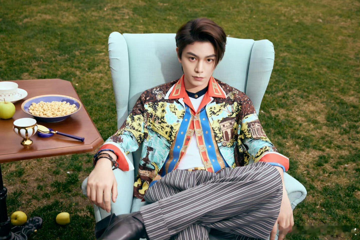 对丁禹兮夸累了这大概就是「人类高质量少年感」的绝对统治力吧！花蝴蝶还能如此清新