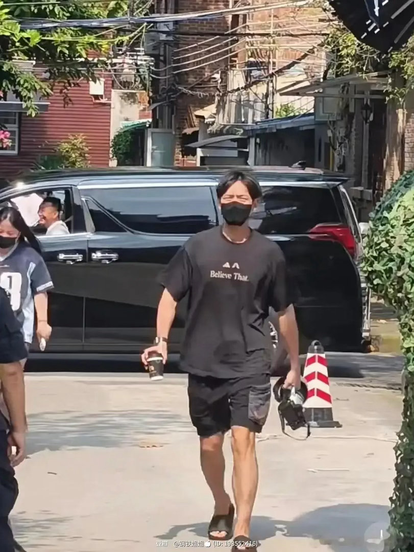 李现路透扔到大街上会被星探发掘吗