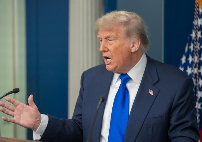 特朗普骂尼克松打开了中国的大门，骂卡特与中国建交，骂克林顿让中国加入世贸组织，骂