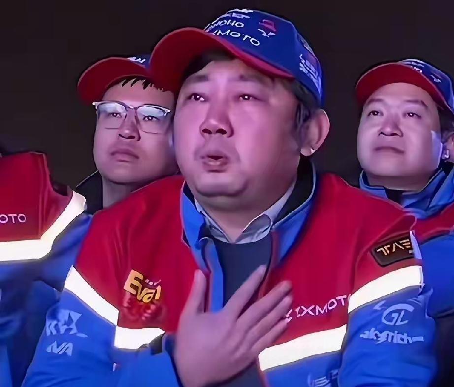 太过分了，张雪机车53号，怎么能把一场摩托车比赛，演绎的如此惊心动魄、跌宕起伏，