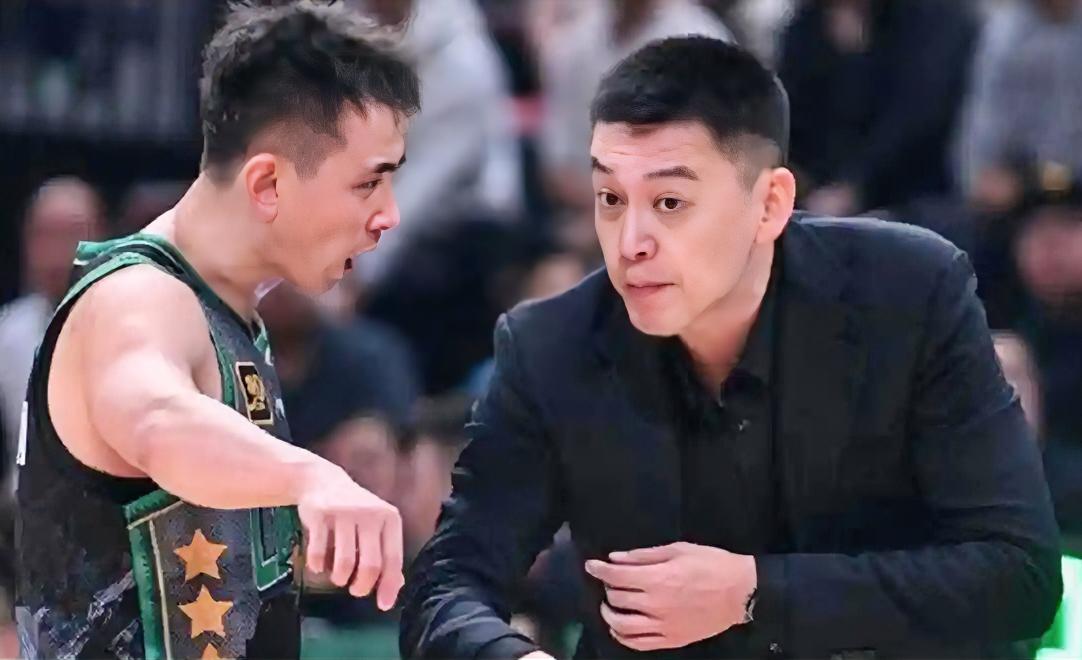 杨鸣：这辽宁逆转山西，季后赛妥妥的了，那这个锅我铁背啦？？？赵继伟：要是你在，