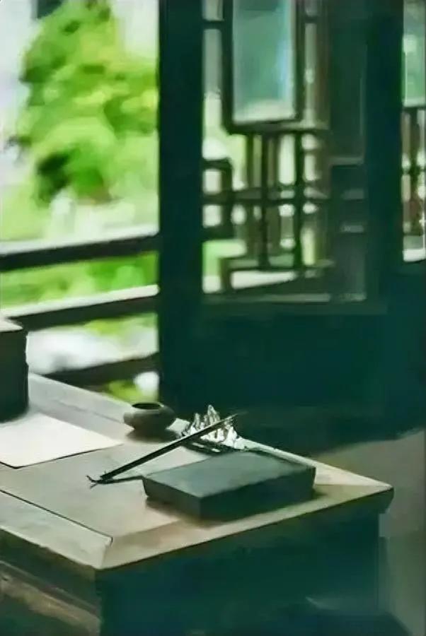 别小看沉默的年轻人他可能藏着家族秘密那些总被说“不合群”的人，手里往往攥