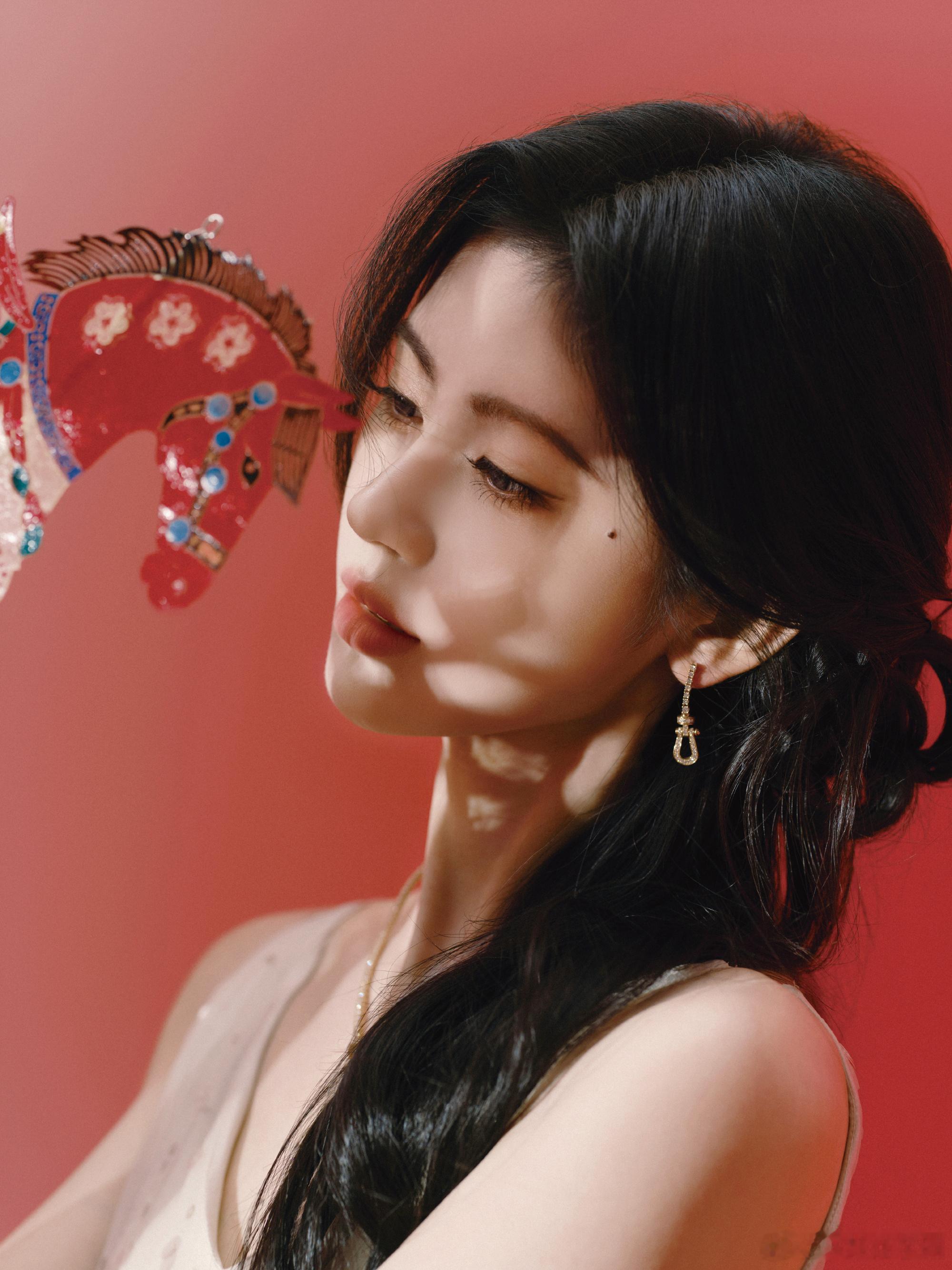 鞠婧祎除夕大片！国风女神，太美啦