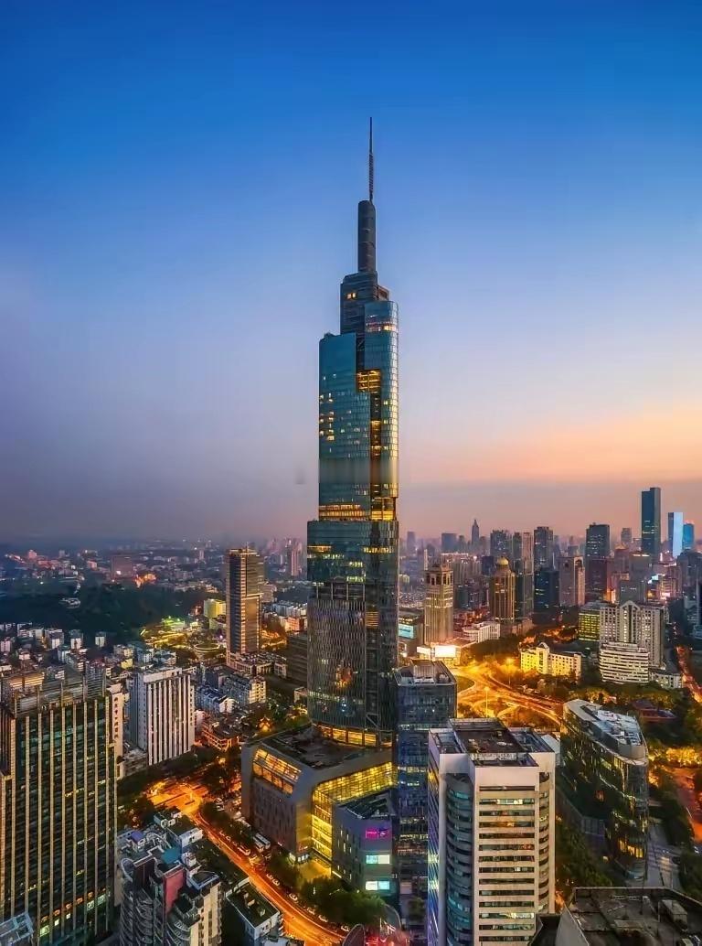 五一假期中，消费最多的城市​1. 消费最高的一线城市，上海​​2. 消费最高的新