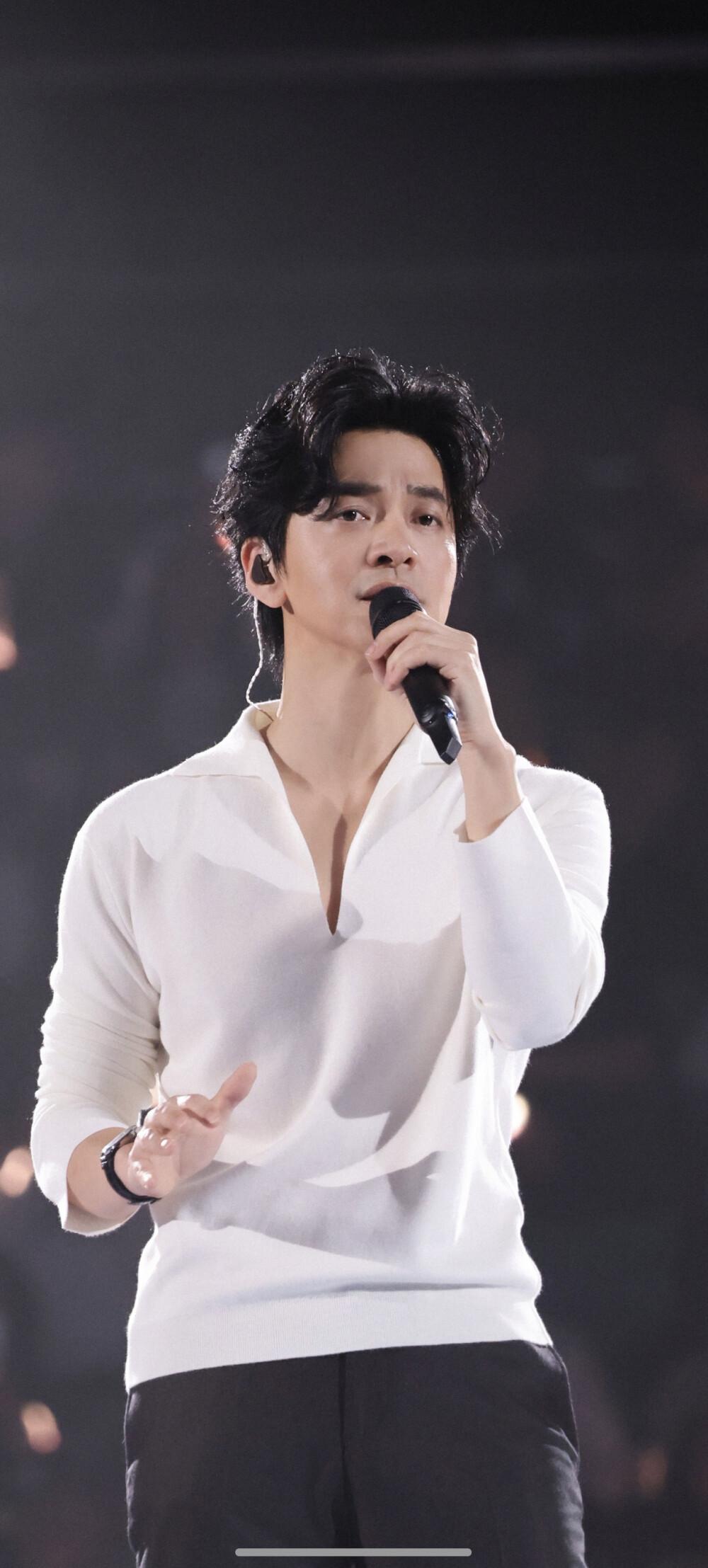 全网夸他清华学霸，李健却拼命撇清，太清醒了！李健被全网捧成清华学霸，可他每