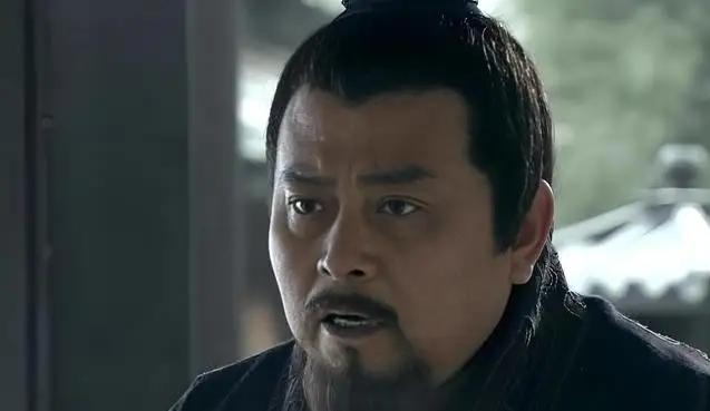 陈平当上丞相后，整天沉迷于酒色，不理政务，吕媭趁机向吕后进谗言，结果吕后竟然当着