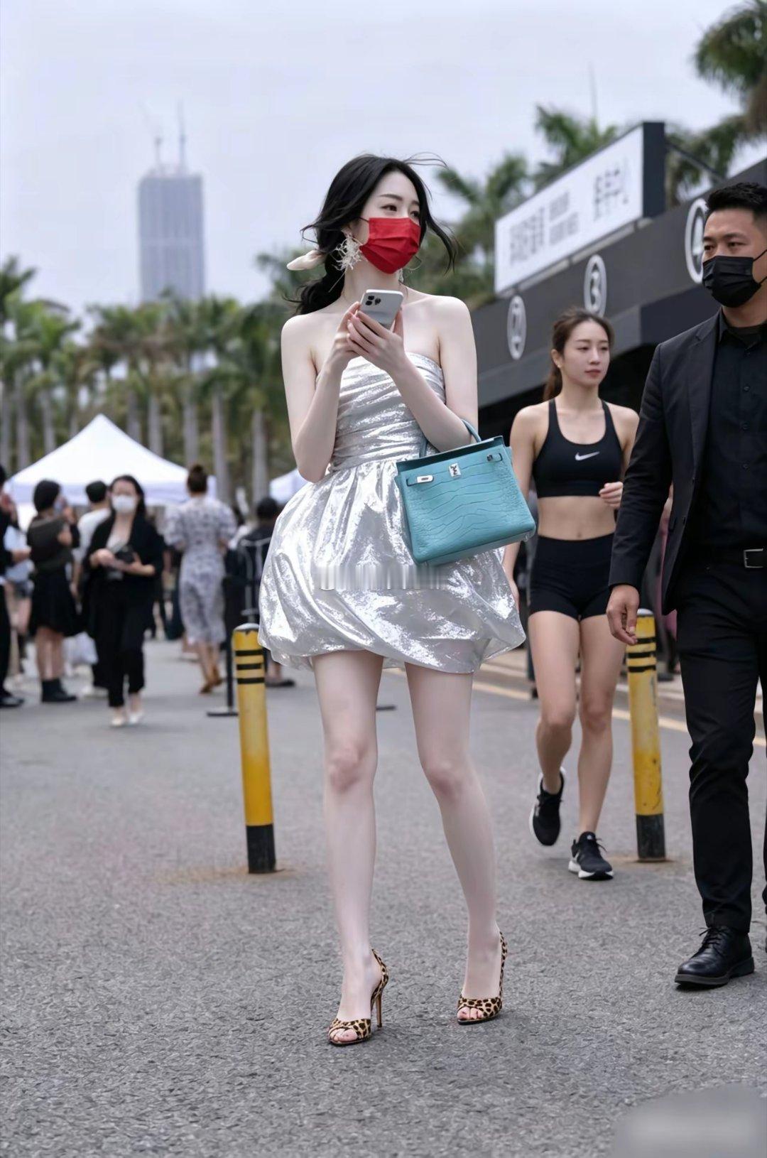 窈窕淑女，君子好逑-著粉则太白，施朱则太赤；眉如翠羽，肌如白雪