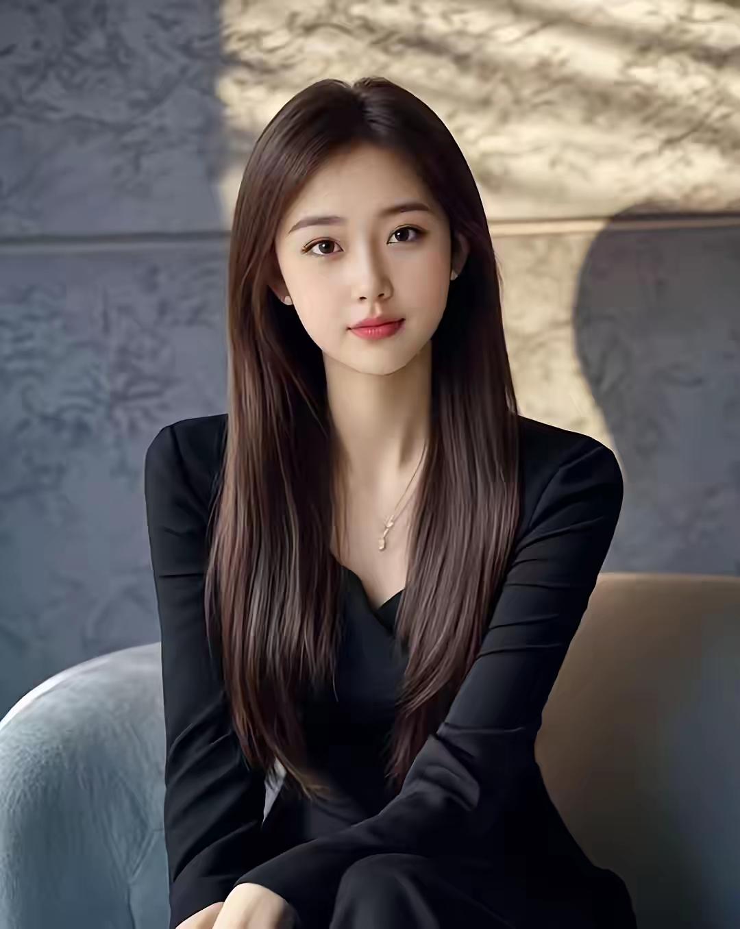 清纯的女孩谁见谁爱，看着确实养眼。