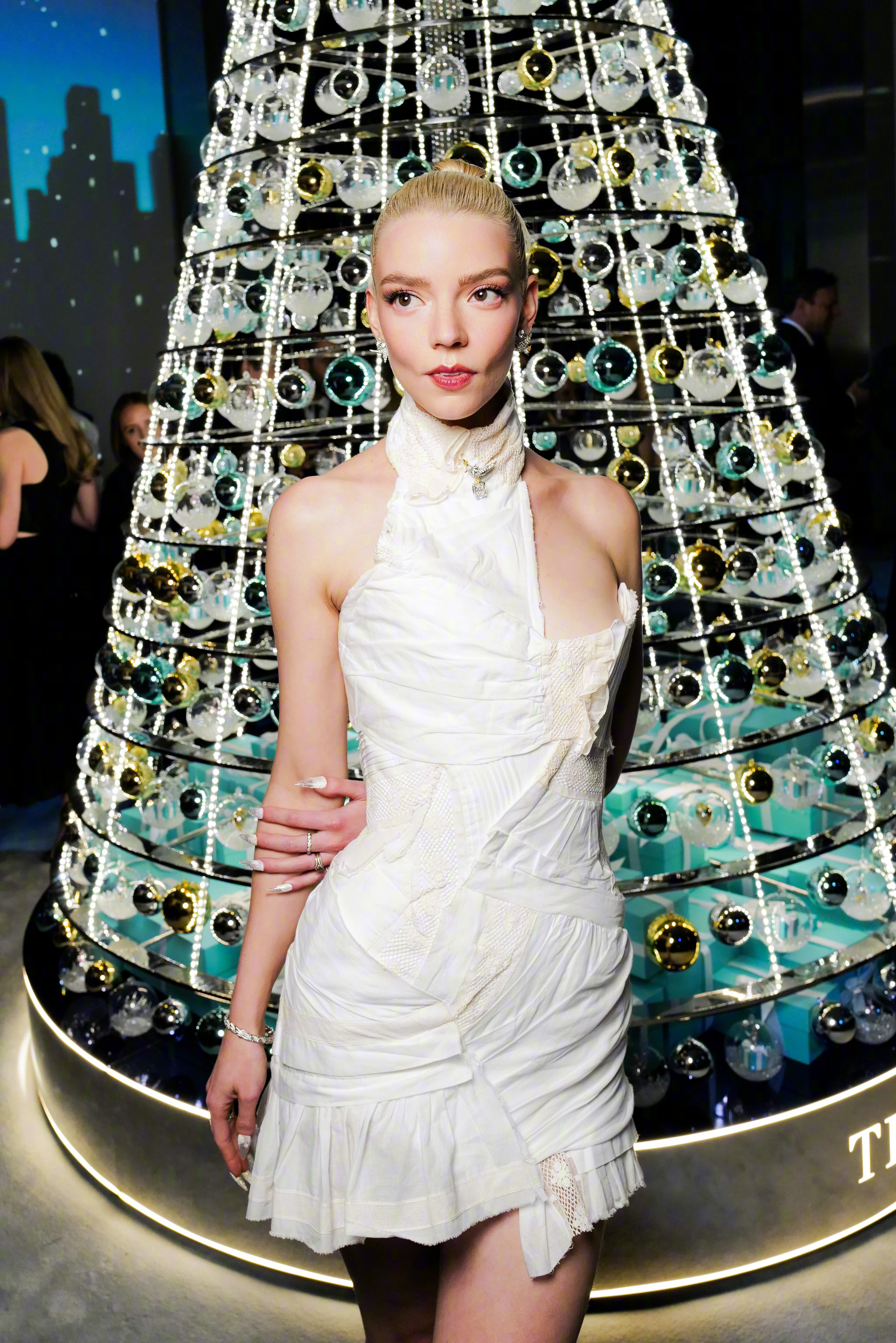 安雅AnyaTaylor-Joy衔恨纽约出席尼Tiffany&Co.假