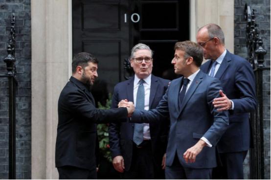 泽连斯基首次松口，俄乌或以“朝鲜停战模式”停火 当地时间12月11日