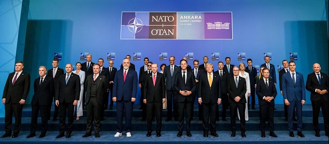 刚落幕的北约安卡拉峰会，两条关于乌克兰的消息闹得沸沸扬扬。一条是北约官方拍板，2