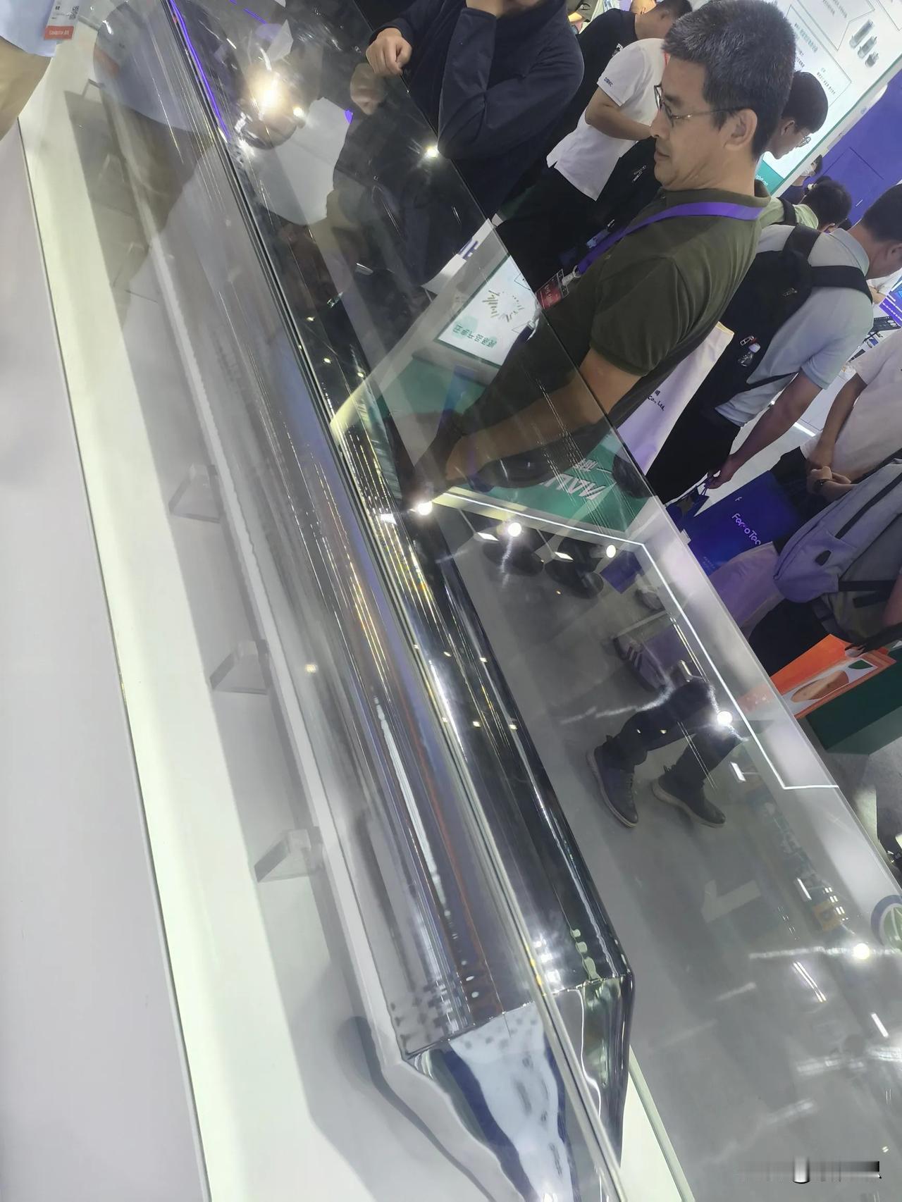 看看这个玩意，还在卡脖子，刚跟中欣晶圆的是美女聊了一下，他们全国第五，这条切二千