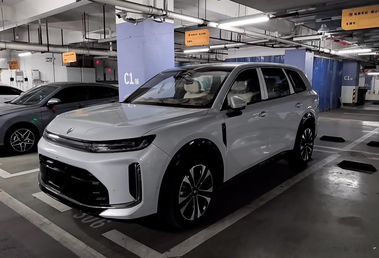 来看新车五菱家的宝骏华境S上汽的班底+华为的智驾+5米2左右的车长有没有搞头？