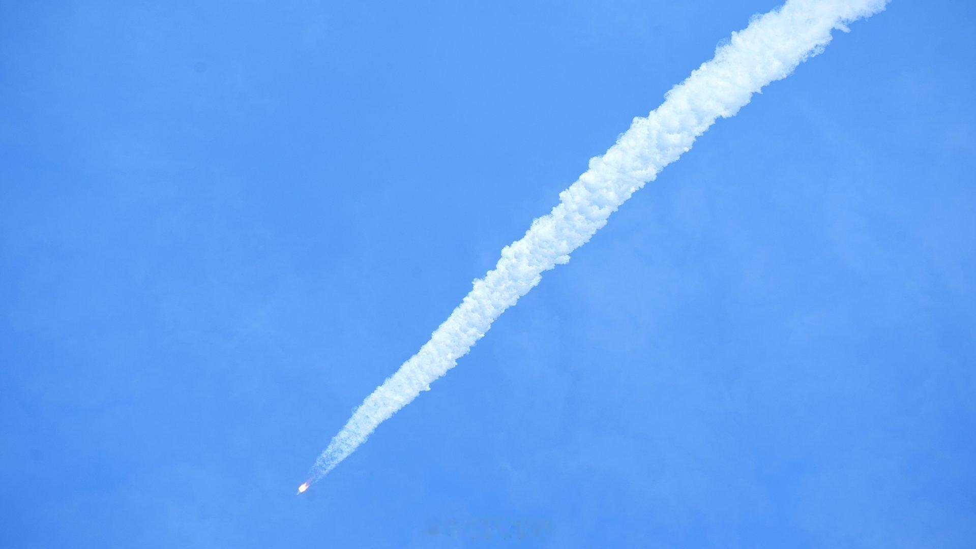 一起为中国航天加油【通信技术试验卫星二十五号发射成功】今天，我国在文昌航天发射