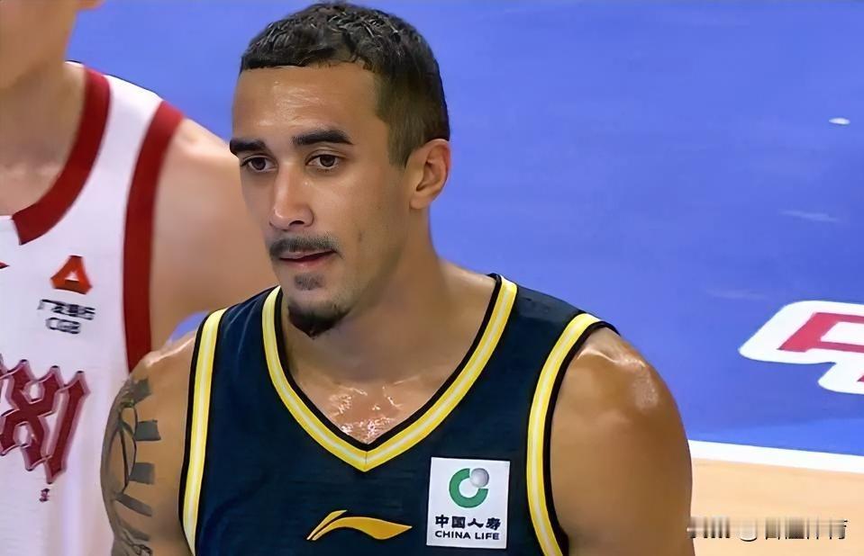 CBA俱乐部杯四场比赛下来，广东三外援表现如何？谁真正验货成功了？奎因：四场