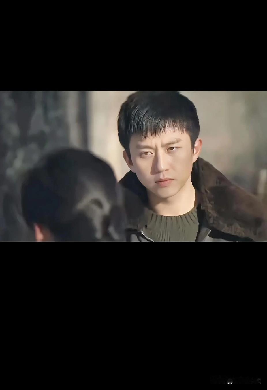 年轻时的邓超太酷了，超哥这个眼神，难怪孙俪毫无抵抗力，连我这个男的都受不了