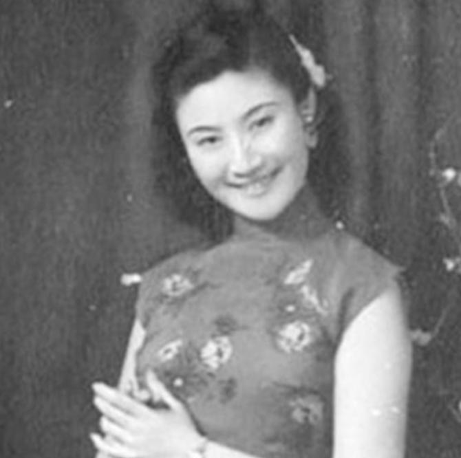 1966年，“京剧皇后”言慧珠自缢前，她拉着11岁的儿子跪在丈夫俞振飞面前，嘱托