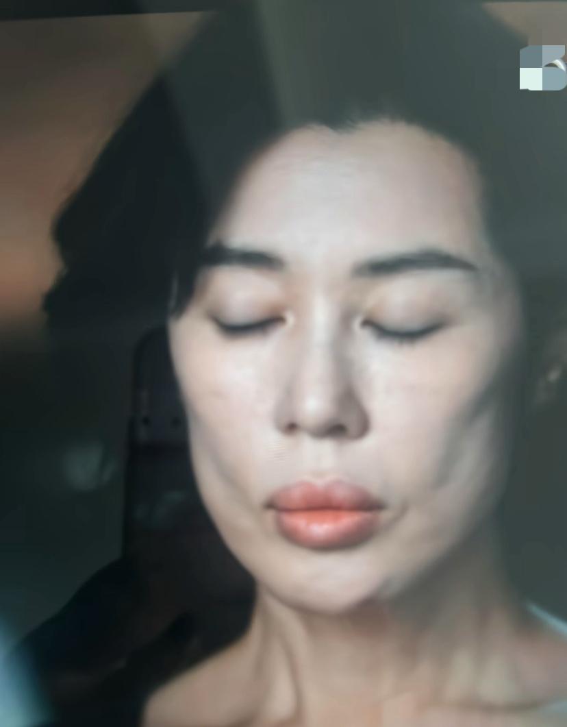 总觉得现在的余男和以前的余男不是同一个人。以前的余男还挺符合我的审美，古装扮