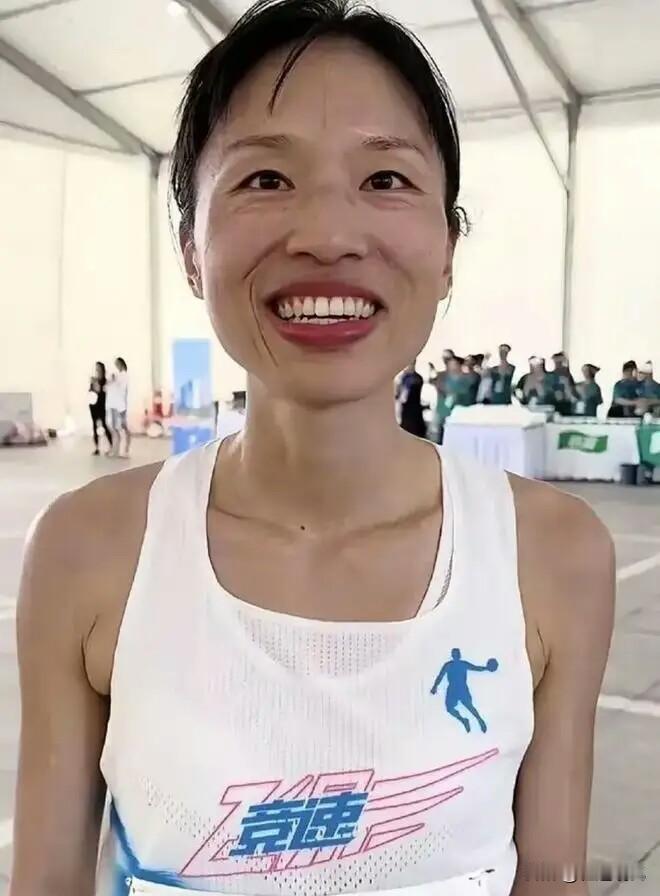 有网友断言，最快护士张水华辞职后会后悔的。不为别的，跑马拉松是很在意年龄体力的