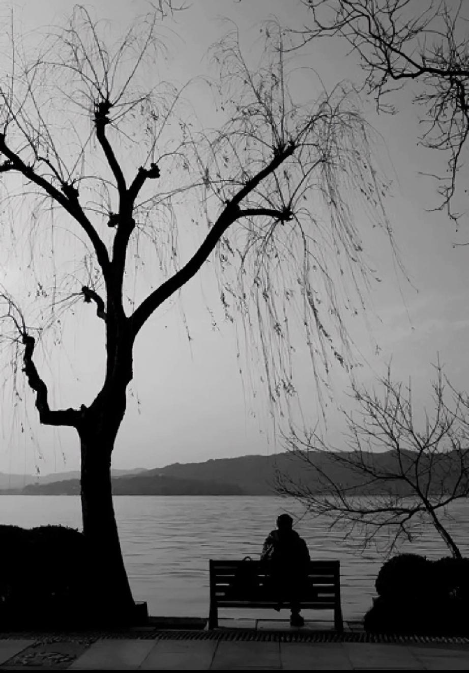 这不是危言耸听，目前，在我们身边的癌症患病率好像比以前要多。去年一年，在我们小