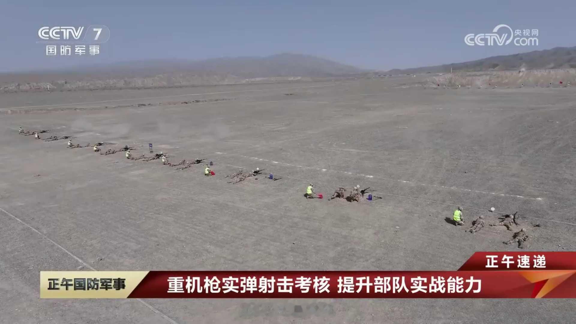 轻型步兵班的三人乘组要兼具车下操作12.7毫米重机枪。合成部队里面同样标配突击车