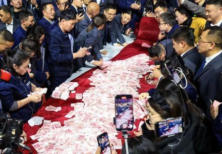 老板喊一声“拿钱”，她就要调度大额现金河南省矿山起重机有限公司的财务