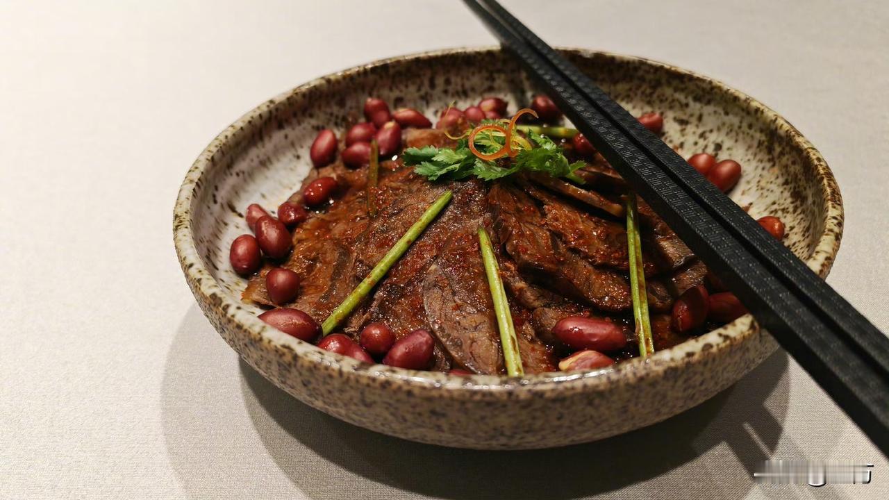 陈震连放10道硬菜，深夜生酮饮食！今天晚上，陈震晒出了连续10道硬菜，不过相