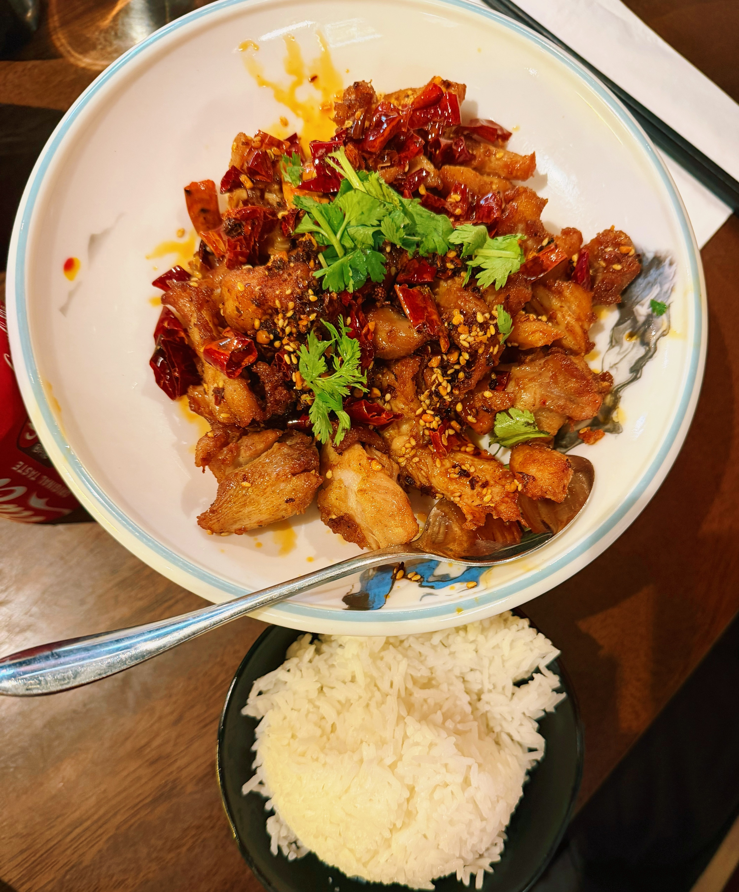 就这家还没怎么排队，居然特别特别好吃。三个人加饮料加小费，85美元。美国·旧金