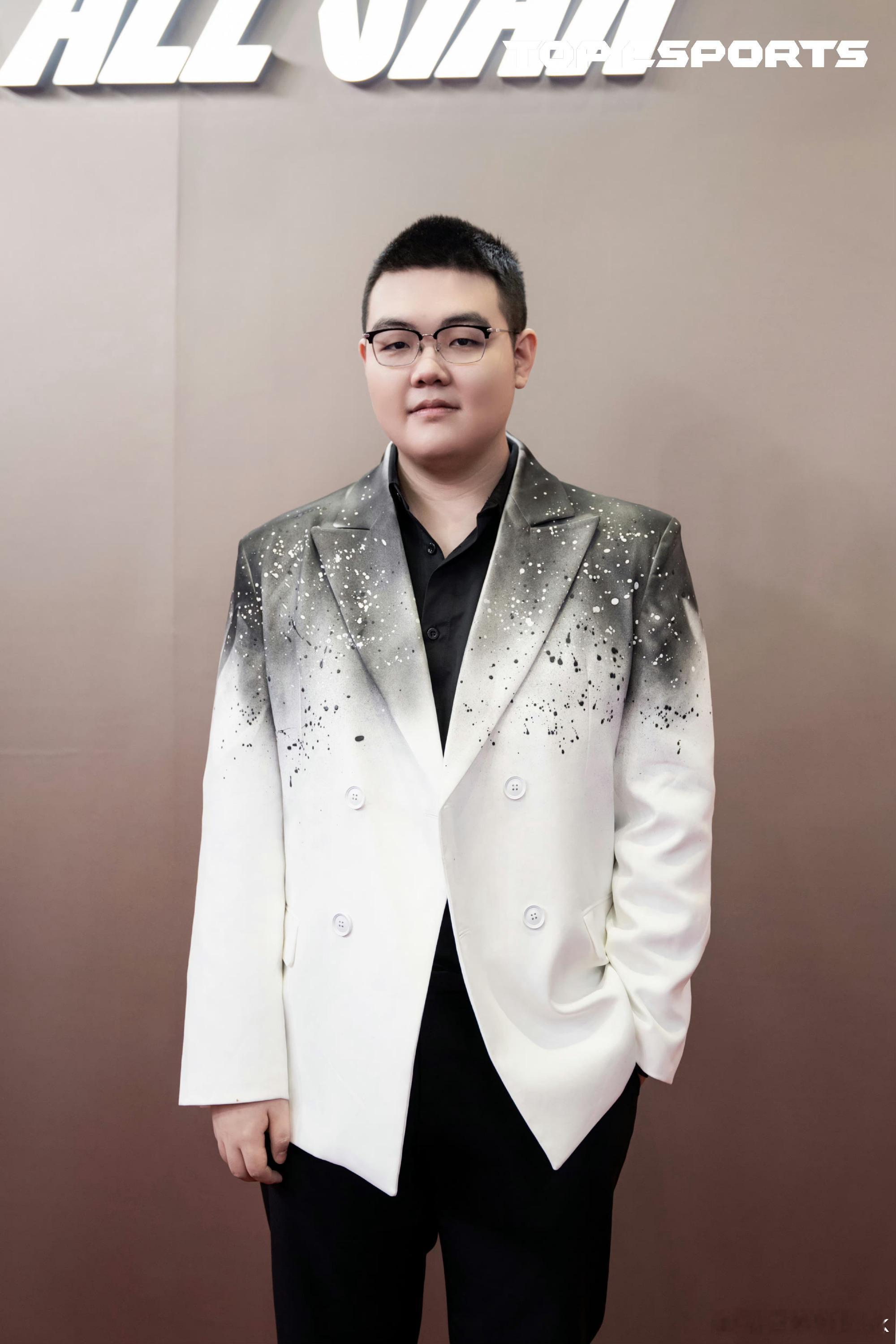 坏了啊，Zuian签证未通过，暂时无法去美国，369加入TES首发名单[捂脸哭][