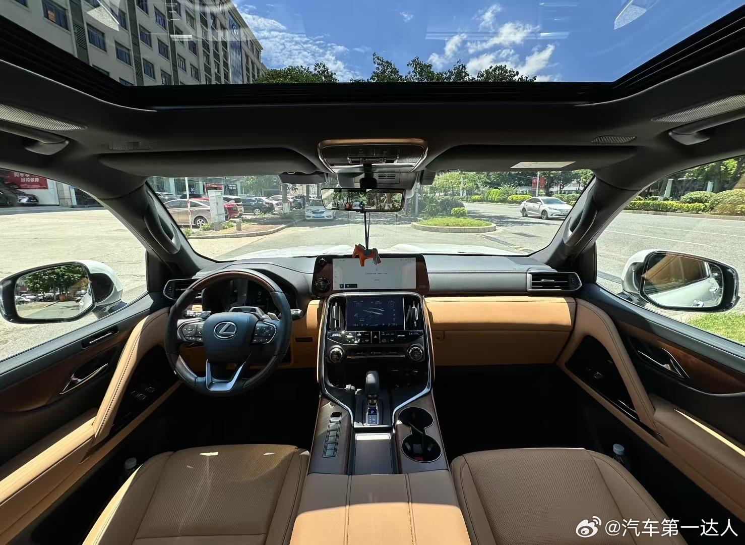 雷克萨斯LX700领界版求伯乐，25年上牌1000多公里​​​