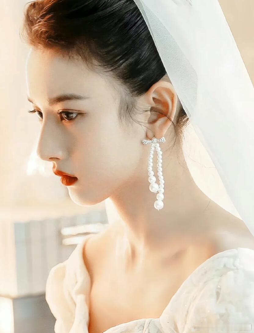 发际线也长得如此完美的女人～宋祖儿的硬件条线太优越了​​​