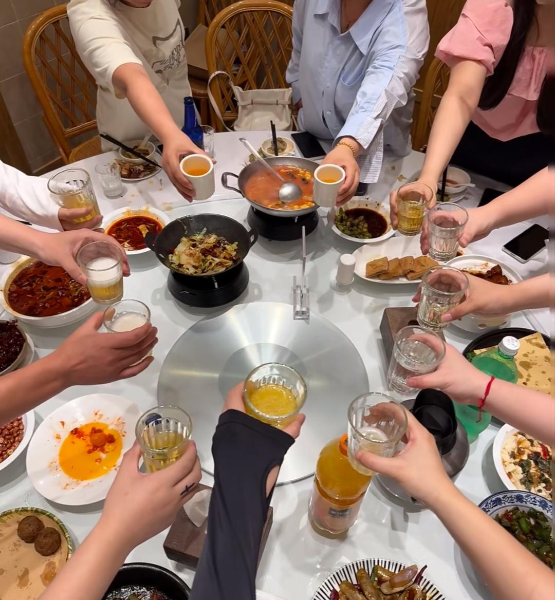 昨天我拒绝了一个闺蜜家孩子的满月宴不光人没去也没随份子钱你先着急喷我“绝情